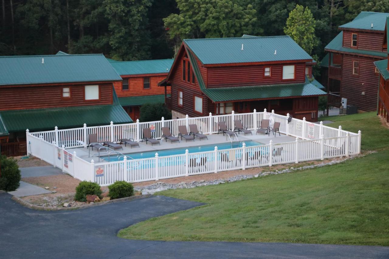 A Stone'S Throw Cabin Villa Pigeon Forge Exterior photo